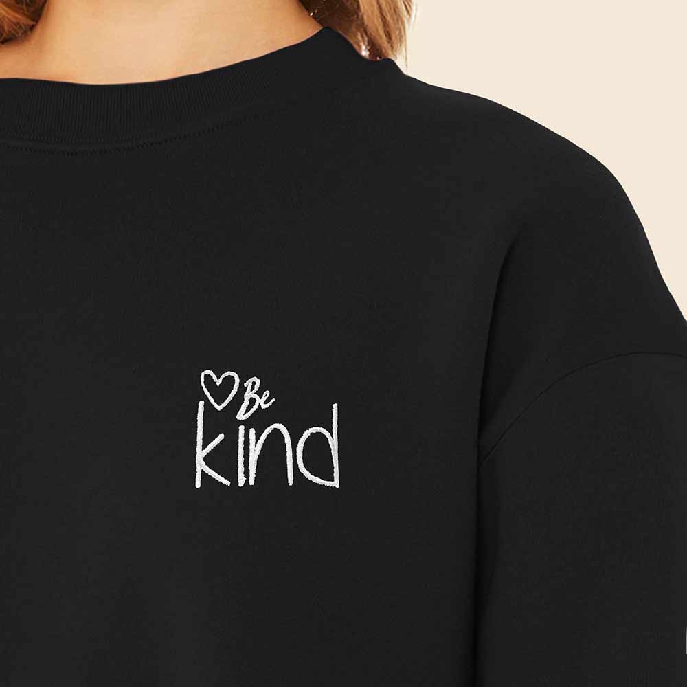 Dalix Be Kind Embroidered Fleece Relaxed Boxy Fit Long Sleeve Crewneck Sweatshirt Womens in Black 2XL XX-Large